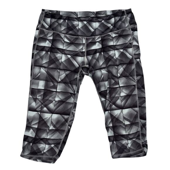 Athleta Pants - Athleta Sonar Capri Tight Leggings Gray Geometric Women's L
